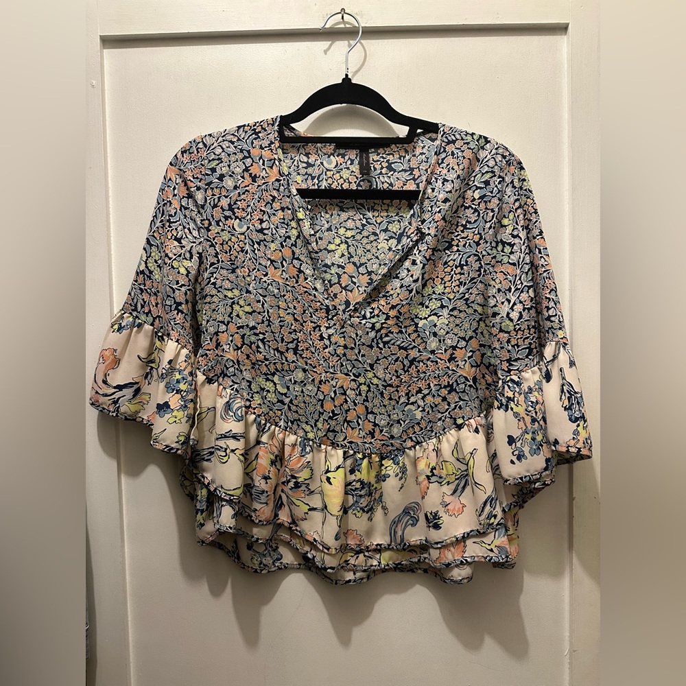 BCBG MAXAZRIA floral blouse